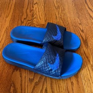 Nike slides size 9